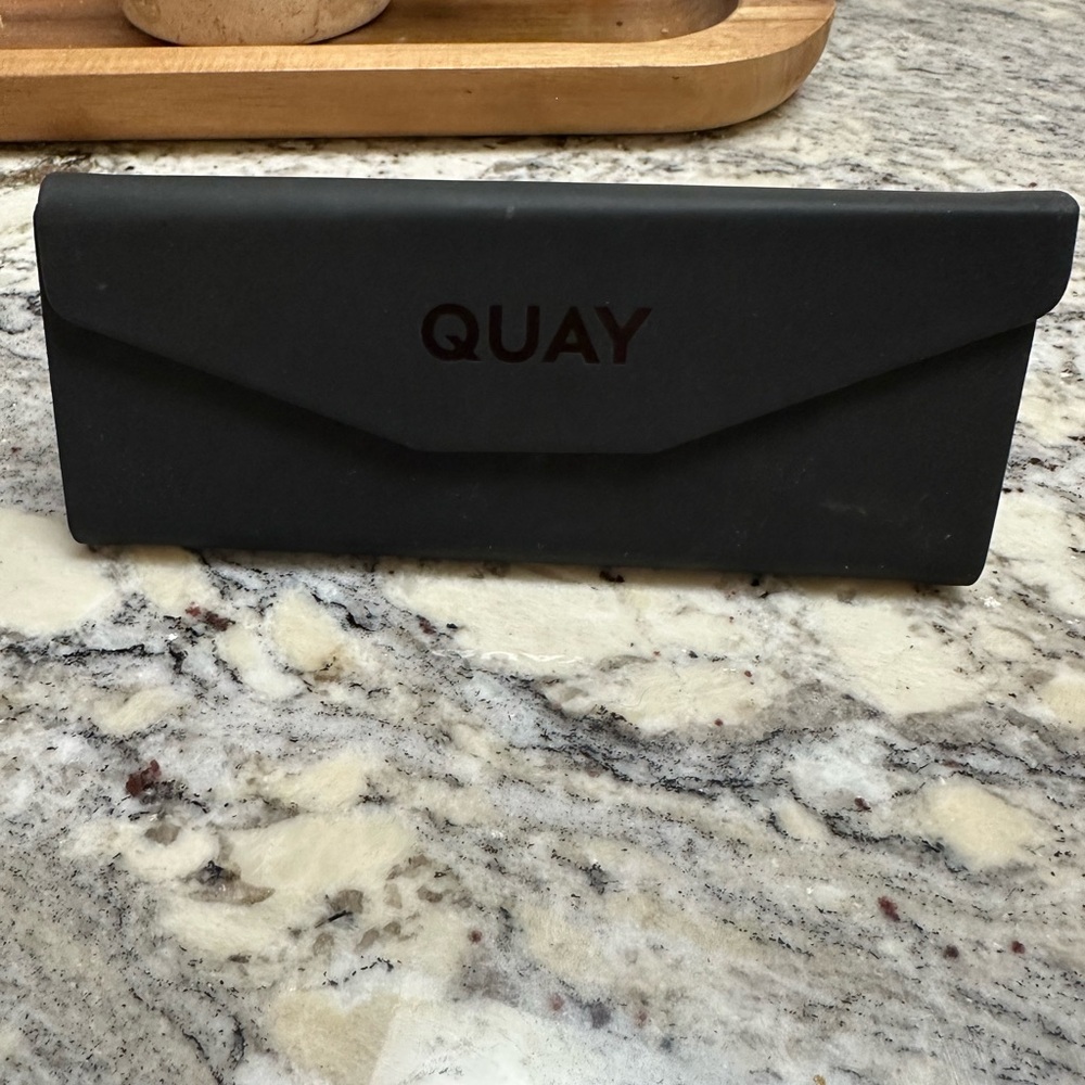 Quay Black Sunglasses with Case*NEW* - Picture 7 of 9